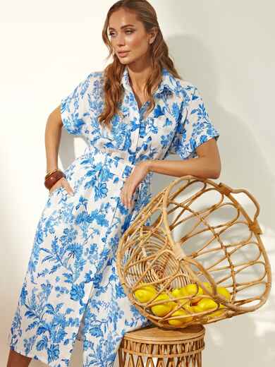 Сукня-сорочка білого кольору з блакитним принтом та паском 77828, фото 1